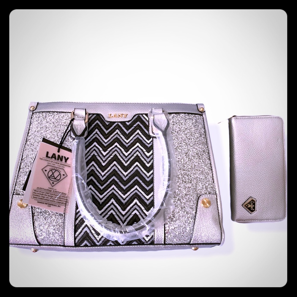 Bag with wallet